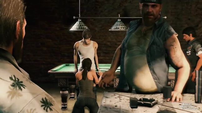 Лара Крофт трахается с мужиками в баре