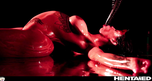 Дьявольская нимфа: щупальца в каждой жаждущей дырочке