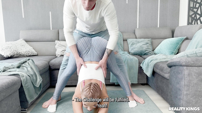 Alexa Flaxi трахается с белобрысым парнем