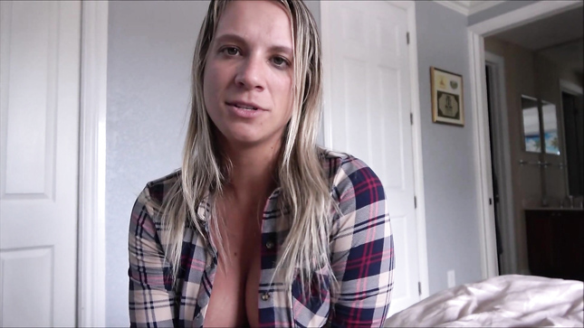 Мадам с шикарным телом дает в анал и радует пасынка