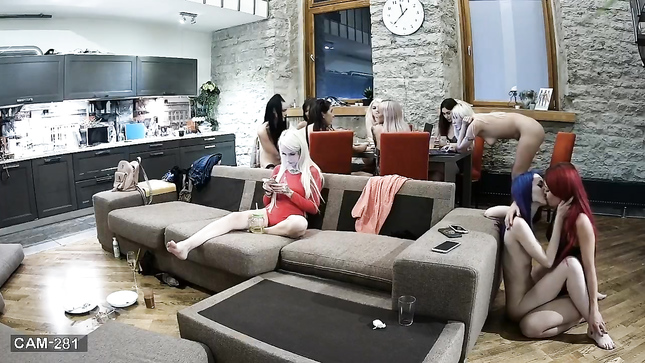 Лесбиянки шалят на вечеринке